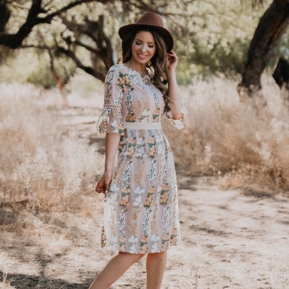 The Wisteria Lace Midi in Natural- Wren and Ivory - Picture 3 of 3